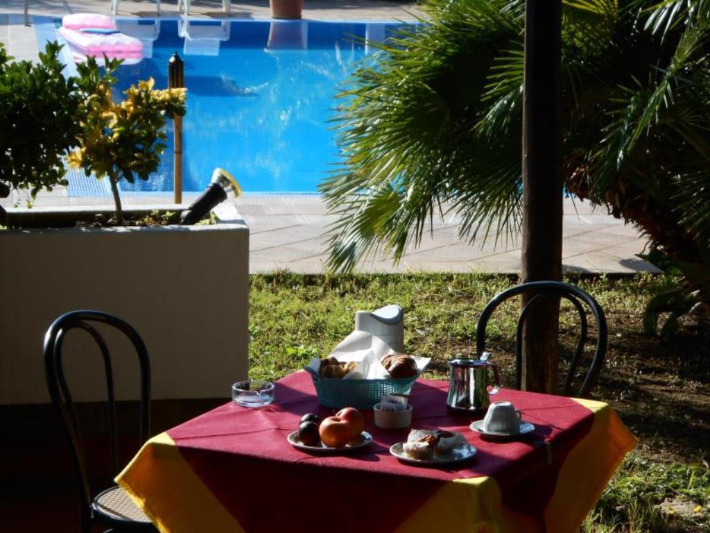 Hotel Vittoria Porto Santo Stefano Kültér fotó